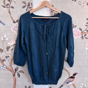 Vanessa Seward top, Medium. 3/4 sleeves, neck tie, green.